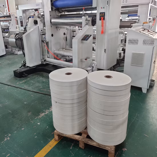 China Günstige Längsschneide-Aufwickelmaschine Rolle-zu-Rolle-Schneide-Aufwickelmaschine